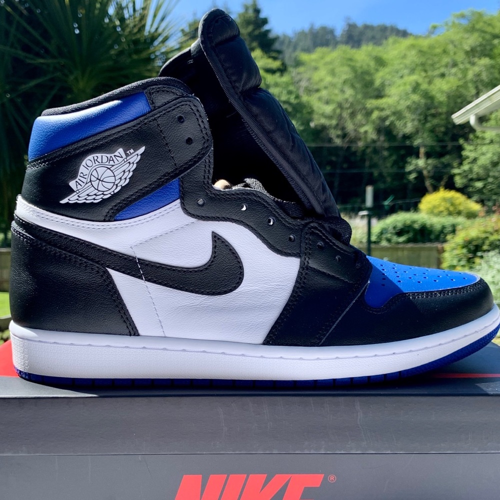 Nike Air Jordan 1 Retro OG High Royal Toe Size 11